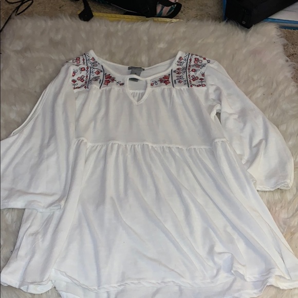 white cold shoulder top - Picture 1 of 4